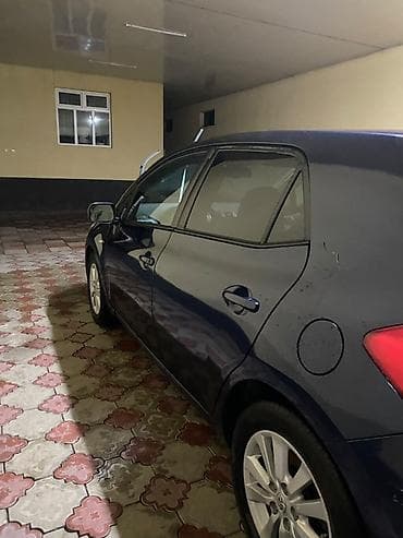 Унаа: Toyota Auris: 2009 г., 1.6 л, Кол менен иштөөчү, Бензин, Хетчбек — 6