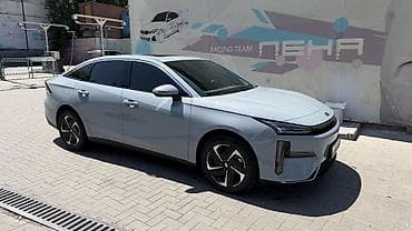 Geely Galaxy L6: 2025 г., 1.5 л, Вариатор, Гибрид, Седан
