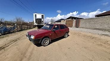 кажы сай: ВАЗ (ЛАДА) 2109: 1992 г., 1.3 л, Кол менен иштөөчү, Бензин, Хетчбек — 3