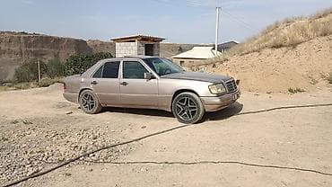 Mercedes-Benz W124: 1993 г., 2.2 л, Механика, Бензин, Седан at lalafo.kg Mercedes-Benz W124: 1993 г., 2.2 л, Механика, Бензин, Седан