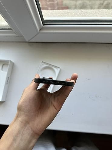 оригинальные аирподсы 1: IPhone 15, Б/у — 3