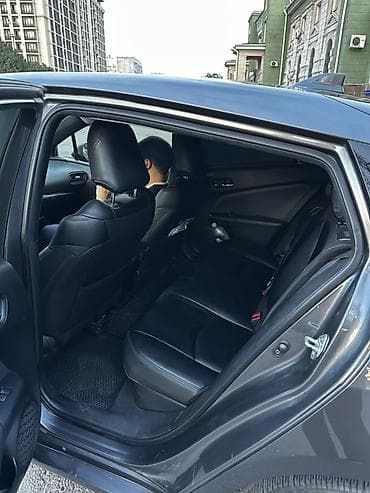8: Toyota Prius: 2021 г., 1.8 л, Вариатор, Гибрид, Хэтчбэк — 8
