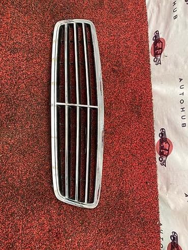 Решетка радиатора Mercedes-Benz Б/у, Оригинал at lalafo.kg Решетка радиатора Mercedes-Benz Б/у, Оригинал