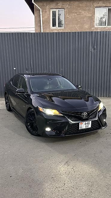 Toyota Camry: 2018 г., 2.5 л, Бензин — 2