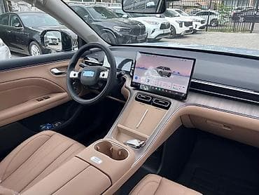 GAC: GAC Aion i60 2026 года — абсолютно новая. Запас хода: 210 км на — 8