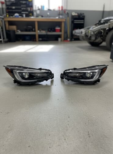 Системы освещения: Комплект передних фар Subaru 2018 г., Б/у, Оригинал, США — 1