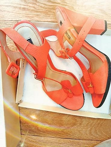 Женские сандалии/босоножки на устойчивом каблуке. - Цвет: яркий