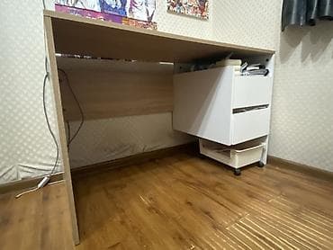 Компьютерный стол, Б/у, С полками