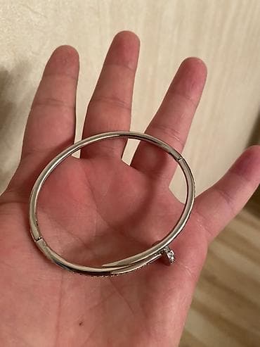 Женский браслет-гаф на запястье, дизайн «гвоздь». - Металл at lalafo.kg Женский браслет-гаф на запястье, дизайн «гвоздь». - Металл