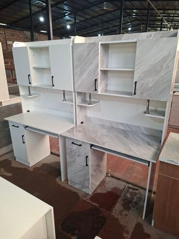 компьютерная стол: Компьютерный стол, Новый, С полками — 6