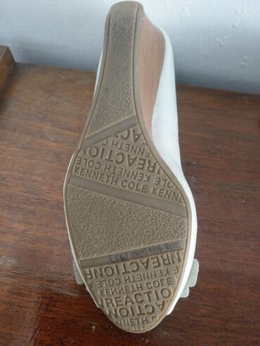 обувь для охоты: Женские босоножки новые,кожанные оригинал из Дубаи,размер 41. фирма — 3