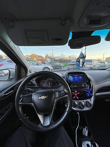 Спил деревьев, заготовка дров: Chevrolet Spark: 2017 г., 1 л, Вариатор, Бензин, Хэтчбэк — 7