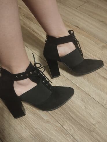 Угги: Женские туфли-ботильоны, ( носила всего пару раз)черные, размер 38- - — 1