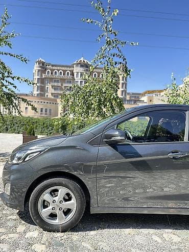 сед: Chevrolet Spark: 2019 г., 1 л, Автомат, Бензин, Седан — 2
