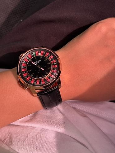 jacques lemans: Часы Jacob & Co Genève, модель с фирменным «рулеточным» безелем — 8