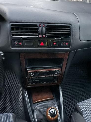 макс: Volkswagen Bora: 1999 г., 2 л, Бензин, Седан — 8