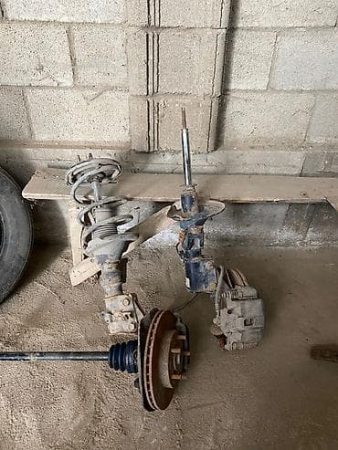 Передняя подвеска и рулевое в сборе для легкового автомобиля.хонда