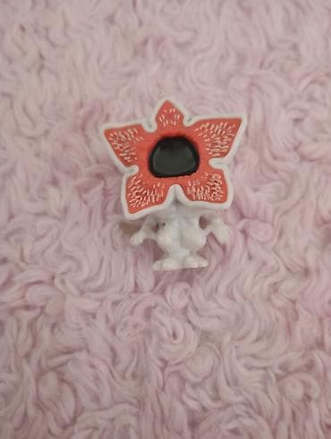 Мини-фигурка монстра с цветочной головой (стилизованный «демогоргон»)