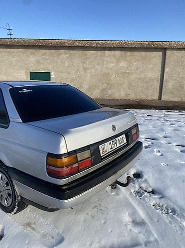 бар авто: Volkswagen Passat: 1988 г., 1.8 л, Механика, Бензин, Седан — 1