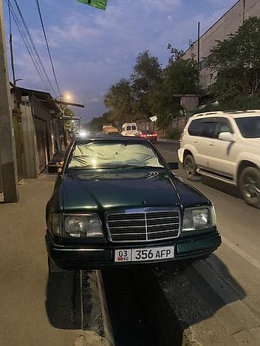Mercedes-Benz W124: 1995 г., 2.2 л, Механика, Бензин, Седан — 3