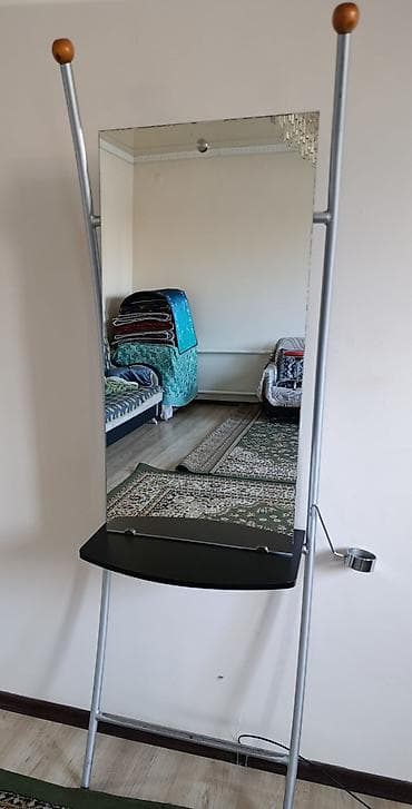 marvel legends: Напольное зеркало на металлической раме с полочкой. - Произведено в — 3