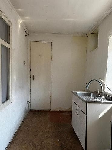 Однокомнатное помещение с отдельным входом. Планировка: прихожая