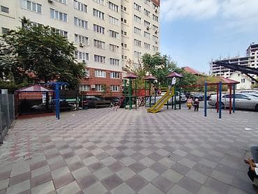 12 микрорайон: 2 комнаты, 67 м², 106 серия улучшенная, 5 этаж — 2