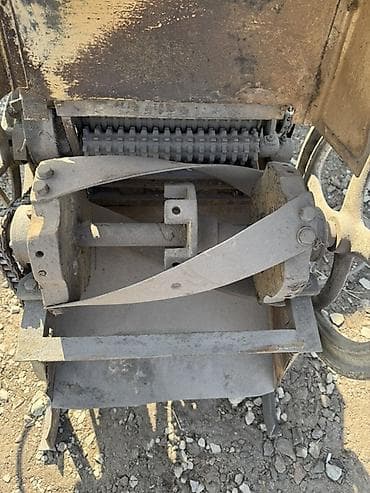 Көмүр: Щепорез/дробилка для веток с подающим транспортером Описание: - — 1