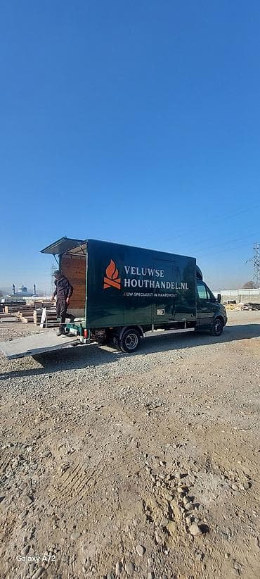 tesla model x: Заказать Мерседес грузовой спринтер, Перевозка мебели, C грузчиком — 1