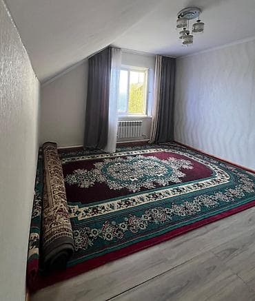 Недвижимость: Продаётся жилой дом с мансардным этажом и участком. Основные — 4