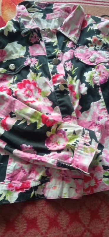 Отдам даром: Предлагаю обмен все вещи на 2 литра масла. размер 50-52. Всё чистое — 7