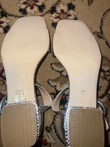 шлепка: Босоножки на узкую ногу
37 размер новые — 3
