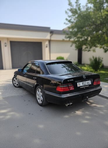 электирик машина: Mercedes-Benz : 2000 г., 2.4 л, Механика, Бензин, Седан — 2