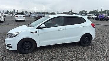 Продажа авто: Kia Rio: 2017 г., 1.6 л, Автомат, Газ, Хэтчбэк — 4