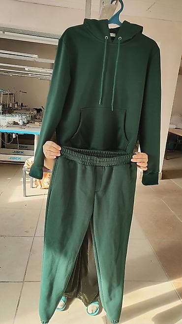 фирменные спортивные костюмы мужские: Костюм спортивный унисекс, цвет – тёмно‑зелёный (бутылочный). Состав — 1