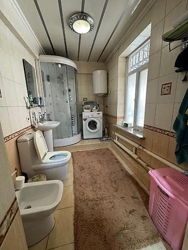 дом аламидинский рынок: 🏠Продается дом в районе Аламединского базара Немецкого стиля, высокий — 4