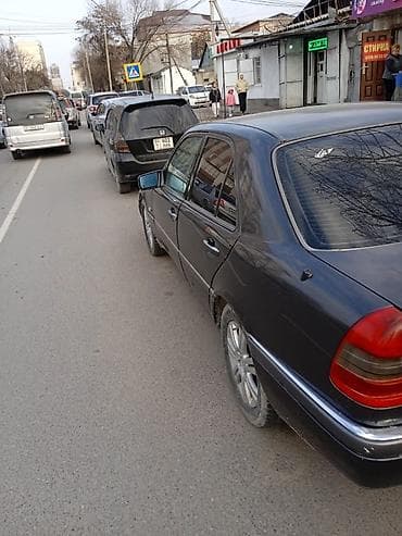 e500 124: Mercedes-Benz C-Class: 1995 г., 2.2 л, Ручные, Бензин, Седан — 4