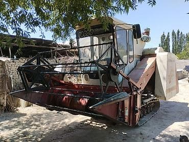 ячм: Комбайн зерноуборочный Foton RC20 (гусеничный) - Гусеничный ход — 1