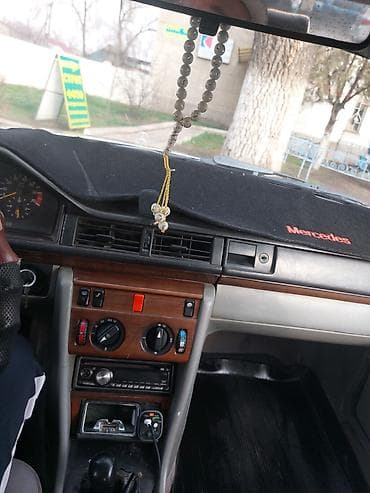 мерс 2013: Mercedes-Benz W124: 1990 г., 2.3 л, Ручные, Седан — 10