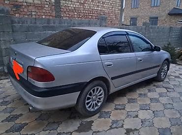 кабина авто: Toyota Avensis: 1999 г., Автомат, Бензин, Седан — 5