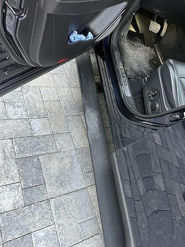 джипы 200000 сом: 100%Родной окрас Год выпуска:2019 Привод: полный 4WD Обьем:2.2дизель — 10