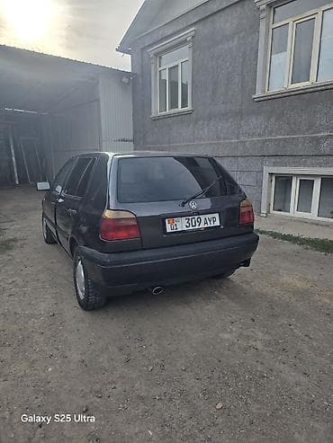 Унаа сатуу: Volkswagen Golf: 1992 г., 1.8 л, Кол менен иштөөчү, Бензин, Хетчбек — 4