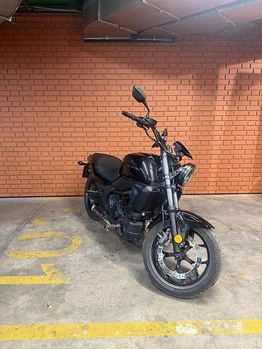 глуш: Naked Honda, 700 куб. см, Бензин — 1