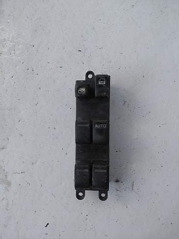 Центральная консоль Nissan 1998 г., Б/у, Оригинал, Япония