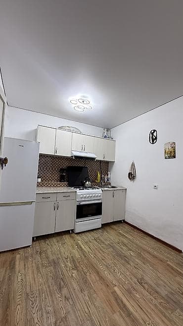 Үйлөрдү ижарага берүү: 90 м², 3 бөлмө, Жылытылган, Брондолгон эшиктер, Евроремонт — 4