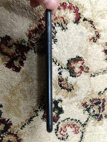 r9 390: IPhone SE 2020, Черный — 3