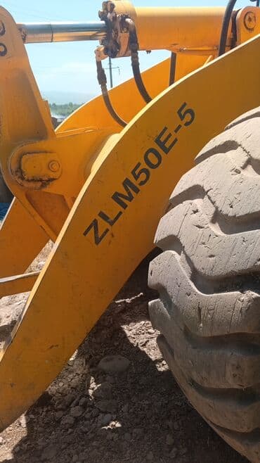 самая дорогая машина в кыргызстане 2023: Погрузчик фронтальный 3 куб нахаду рабочим состояние — 1