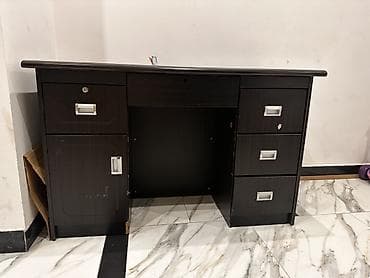 столы офисные в аренду: Офисный стол, Б/у, Нерегулируемый, цвет - Коричневый, Прямоугольный, ЛДСП, Самовывоз — 3