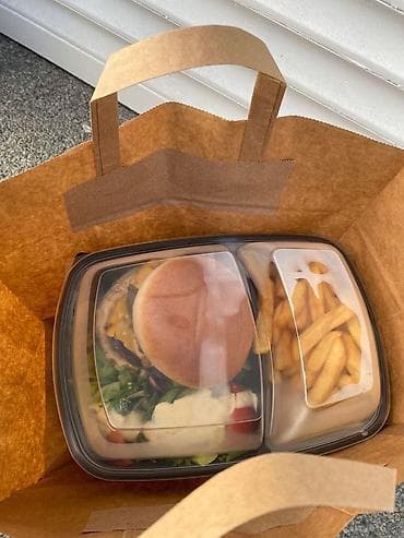 мечит: Талап кылынат Велокурьер, Мото курьер, Самокат менен Кошумча акча табуу, Ийкемдүү график, Сыйакылар, 18 жаштан жогору — 1