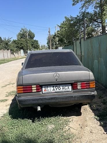Транспорт: Mercedes-Benz 190: 1989 г., 2 л, Механика, Дизель, Седан — 1